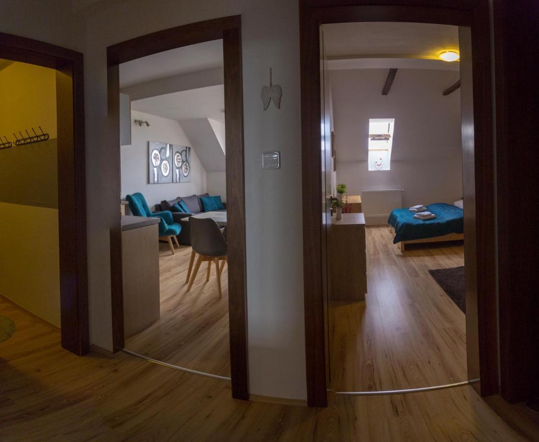 Apartman Angel Vel'ka Lomnica Exteriör bild
